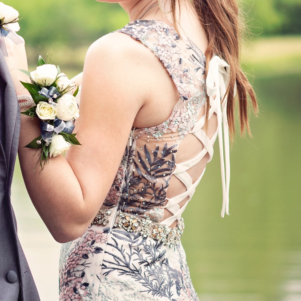 Perfect condition Colors gown!